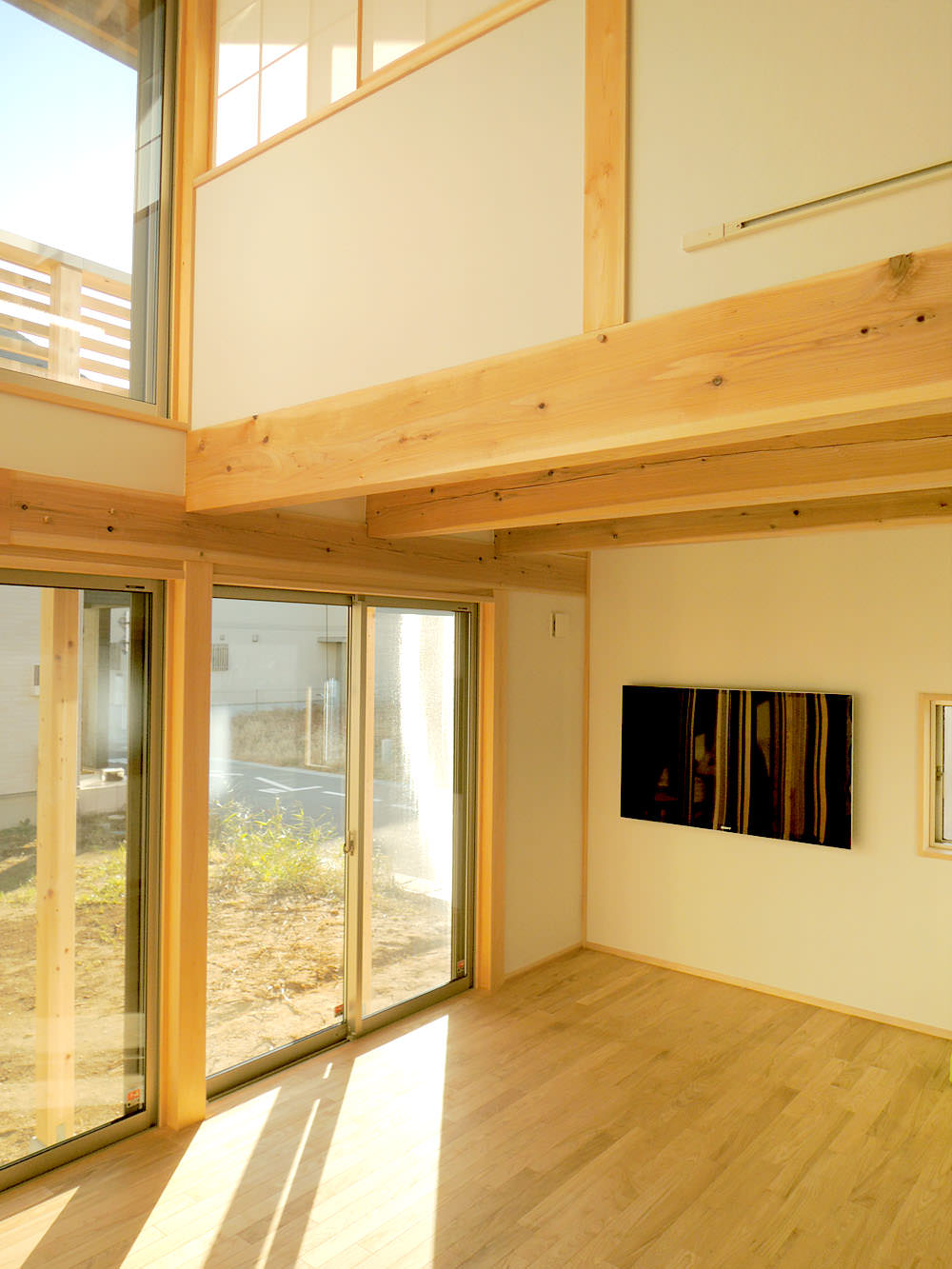 吹き抜けのある家 東京 神奈川 千葉 埼玉を中心に 国産無垢材にこだわった健康で安全な家づくりを追求する工務店 エコロジーライフ花
